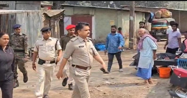 किशनगंज में आपसी विवाद में तेजाब फेंकने का मामला