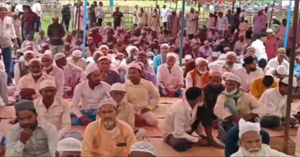 किशनगंज में अलविदा जुम्मा पर उमड़ी नमाज़ियों की भीड़