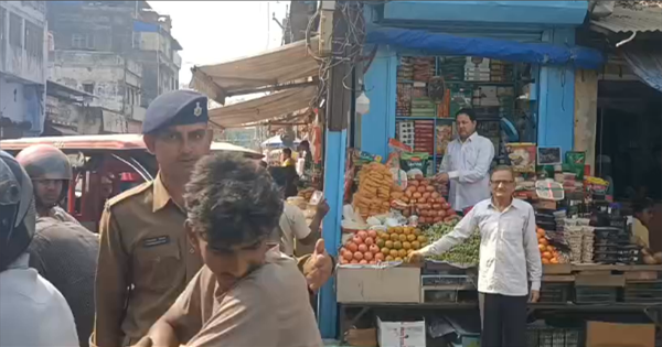 किशनगंज में होली की धूम: आज होलिका दहन, बाजारों में उमड़ी भीड़