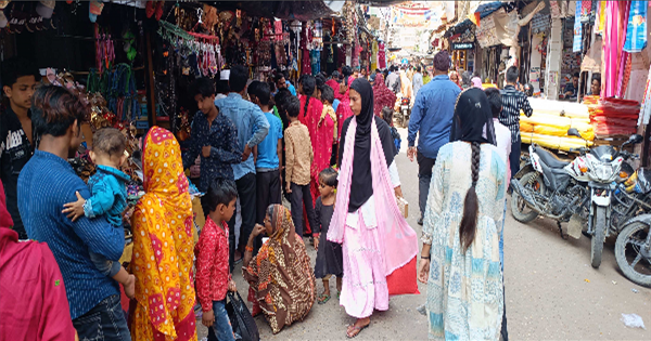 ईद से पहले किशनगंज के बाजारों में रौनक बढ़ी