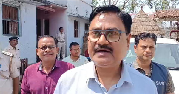 नरकटियागंज में निगरानी विभाग की छापेमारी