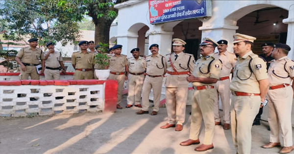 किशनगंज में डीआईजी का औचक निरीक्षण