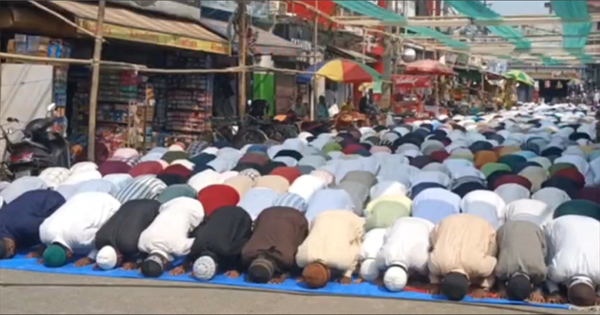 किशनगंज में अलविदा जुम्मा पर उमड़ी अकीदत की भीड़