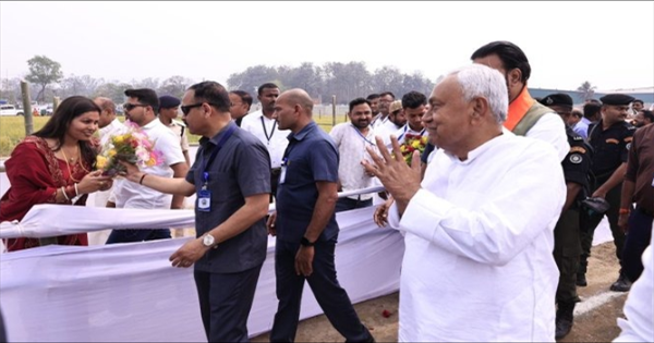 पूर्णिया में ‘समृद्धि यात्रा’: मुख्यमंत्री नीतीश कुमार ने पिछली सरकारों पर साधा निशाना, मंत्री लेसी सिंह भावुक होकर रो पड़ीं