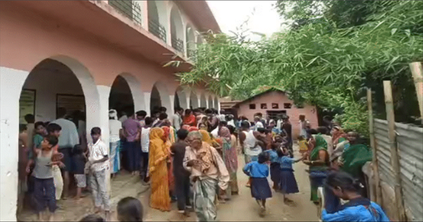 कटिहार: टीसी के बदले ‘दावत’ मांगने का आरोप