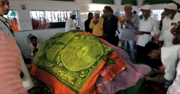 किशनगंज में कदम रसूल उर्स के तीसरे दिन उमड़ी भीड़