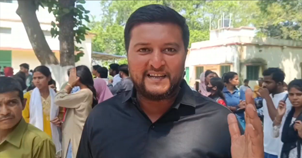 किशनगंज के मारवाड़ी कॉलेज में जोरदार प्रदर्शन