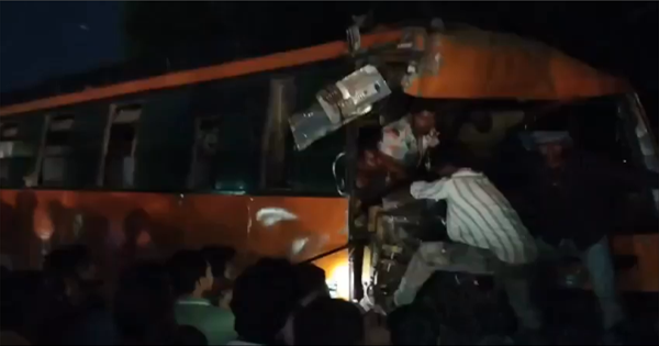 तेज रफ्तार बस–पिकअप भिड़ंत में 13 की मौत