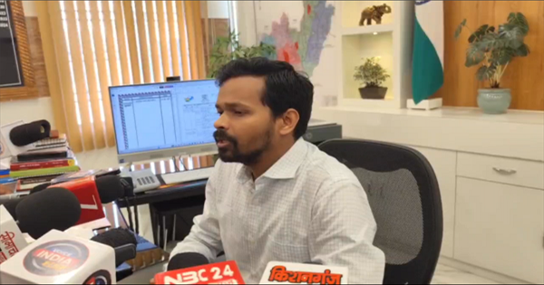 कक्षा के दौरान शिक्षकों के मोबाइल इस्तेमाल पर पूर्ण प्रतिबंध