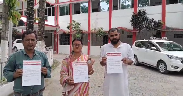 मोहरमारी चौक पर अंडरपास की मांग को लेकर ग्रामीणों का जोरदार प्रदर्शन