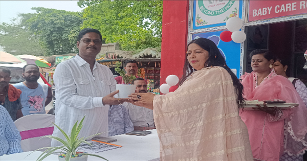 किशनगंज बस स्टैंड में पहला बेबी केयर रूम शुरू