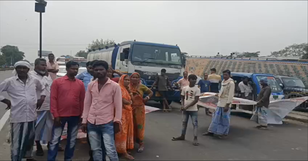 किशनगंज में ‘भारत बंद’ का व्यापक असर, NH-27 जाम कर प्रदर्शन