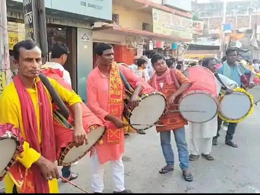  कटिहार में हनुमान जन्मोत्सव पर भव्य शोभायात्रा