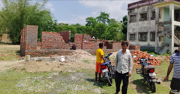 किशनगंज में नए लैब भवन में दरारें: निर्माण गुणवत्ता पर सवाल