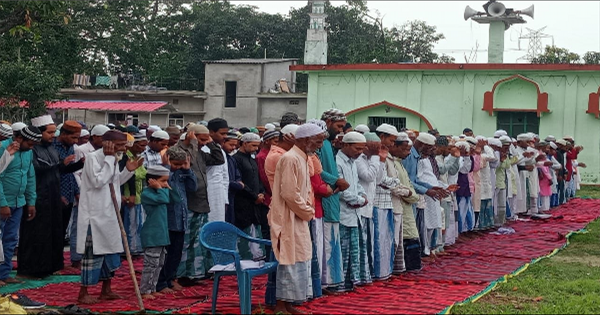किशनगंज बकरीद 2026: किशनगंज में शांतिपूर्ण माहौल में मनाई गई बकरीद, ड्रोन और CCTV से रही कड़ी निगरानी