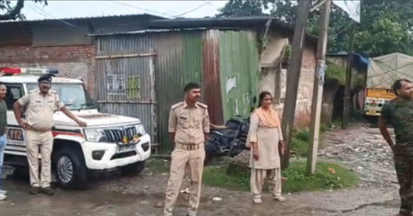 किशनगंज में पुलिस टीम पर हमला
