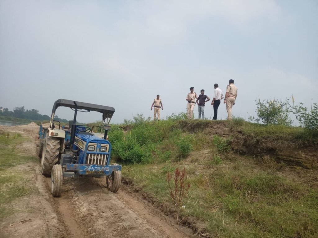 अवैध खनन कार्रवाई