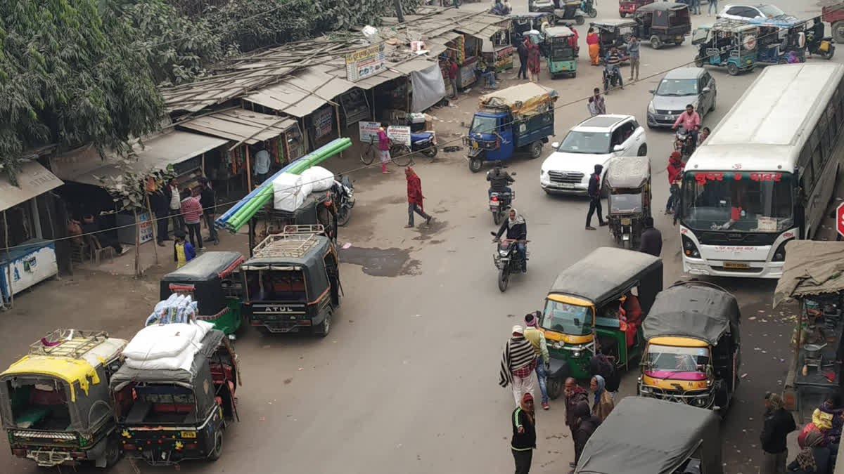 अररिया बस स्टैंड: अररिया में बस स्टैंड का सपना अधूरा: जमीन विवाद और अतिक्रमण से परेशान हजारों यात्री