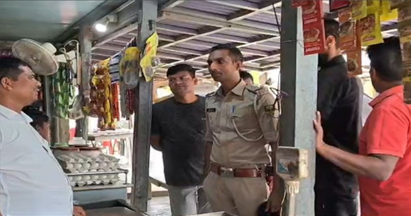 किशनगंज दुकान चोरी: पौआखाली में किराना दुकान में चोरी, तीन ताले तोड़कर नकदी ले उड़े चोर