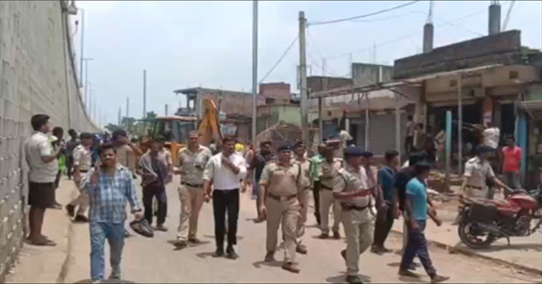 बहादुरगंज अतिक्रमण हटाओ अभियान