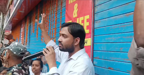 पटना खान सर मामला: खान सर पर हत्या के प्रयास का केस दर्ज, कोचिंग सेंटर के बाहर छात्रों का जोरदार प्रदर्शन