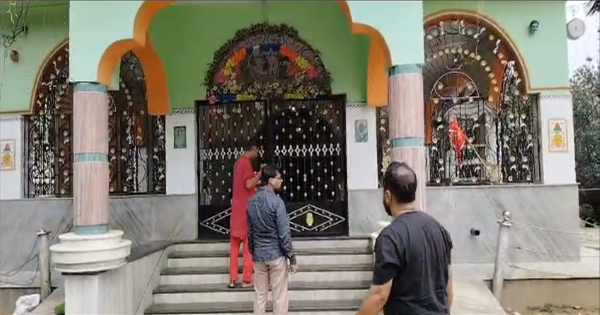 ठाकुरगंज काली मंदिर चोरी: ठाकुरगंज के प्रसिद्ध काली मंदिर में चोरी, मुकुट और सोने का हार लेकर फरार हुए चोर