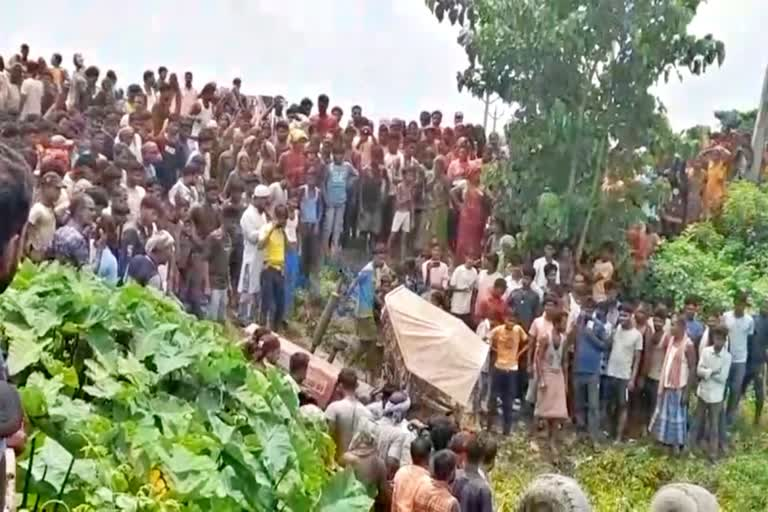 अररिया ट्रैक्टर ट्रॉली हादसा