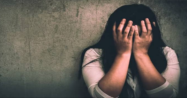 किशनगंज दुष्कर्म मामला: नगर पंचायत प्रतिनिधि पर नशीला पदार्थ देकर दुष्कर्म का केस दर्ज, बेटी से अनुचित व्यवहार का भी दावा