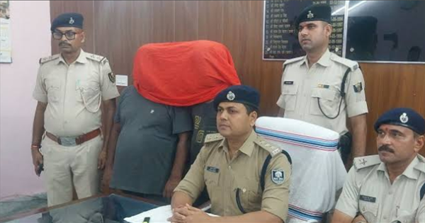 जोकीहाट शराब बरामदगी: जोकीहाट में शराब तस्करी पर बड़ी कार्रवाई: ट्रक से 1911 लीटर विदेशी शराब बरामद, पश्चिम बंगाल के दो तस्कर गिरफ्तार