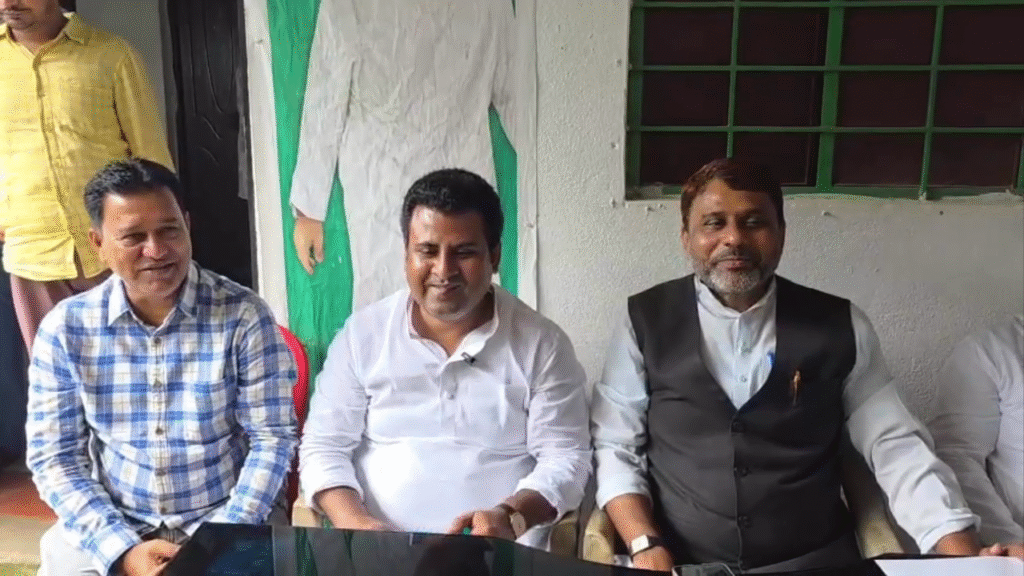 उर्दू शिक्षक स्थानांतरण विवाद