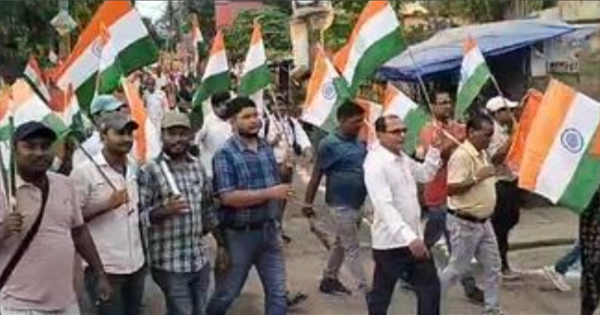 कटिहार तिरंगा यात्रा: तिरंगों से सजा कटिहार, नगर निगम की भव्य तिरंगा यात्रा ने जगाया देशभक्ति का जोश