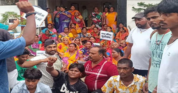 किशनगंज सफाईकर्मी हड़ताल: वेतन बढ़ोतरी और स्थायीकरण की मांग पर अनिश्चितकालीन हड़ताल