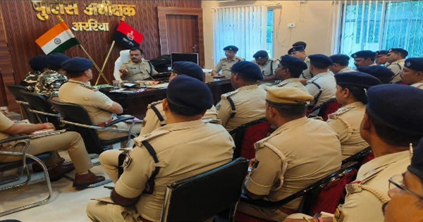 मासिक अपराध गोष्ठी: मासिक अपराध गोष्ठी में सख्त निर्देश, लंबित मामलों के जल्द निपटारे और अपराधियों की गिरफ्तारी पर जोर