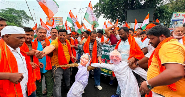 पप्पू यादव हमला विरोध प्रदर्शन: पप्पू यादव पर हमले के विरोध में पूर्णिया में उबाल, समर्थकों ने निकाला मार्च और फूंका पुतला