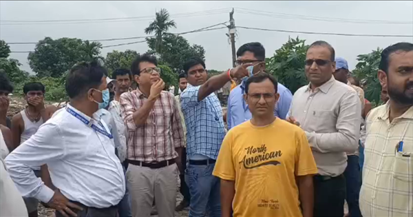 मोतीबाग डंपिंग साइट: मोतीबाग डंपिंग साइट का NGT के निर्देश पर निरीक्षण, ग्रामीणों ने प्रदूषण और बीमारी की शिकायत की