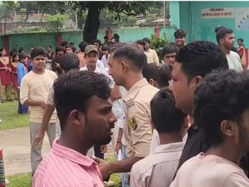 किशनगंज PM श्री स्कूल मारपीट
