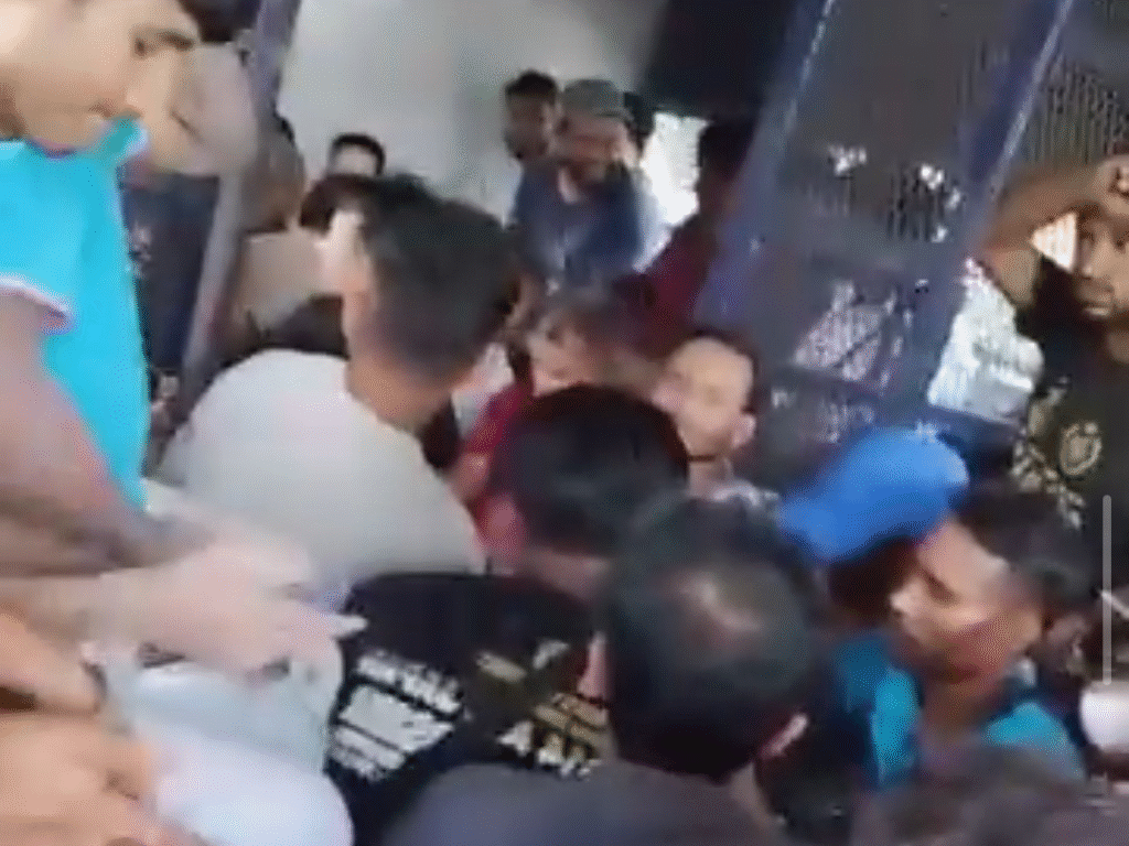 मलेशिया में किशनगंज के युवक