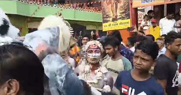 महावीरी झंडा यात्रा: अररिया में 114 साल पुरानी महावीरी झंडा शोभायात्रा, भव्य झांकियों के साथ उमड़ा जनसैलाब
