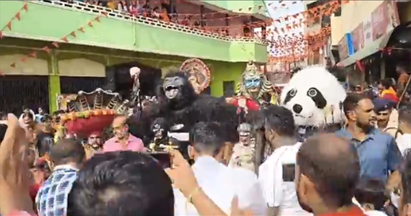 महावीरी झंडा यात्रा