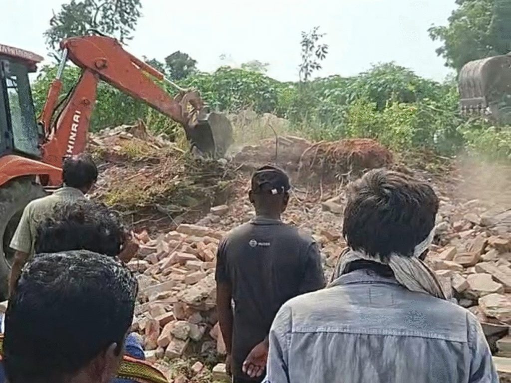 मकान हादसा