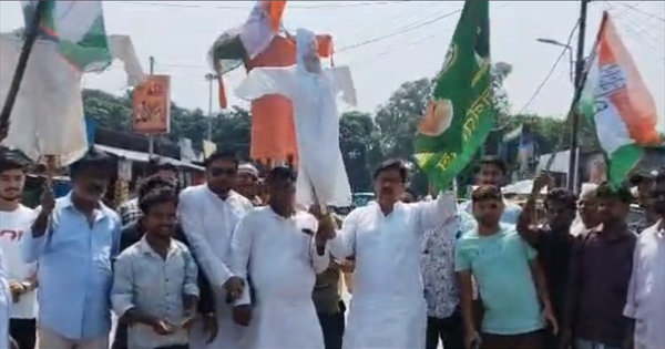 SIR विरोध प्रदर्शन: ठाकुरगंज में SIR के खिलाफ कांग्रेस-राजद का प्रदर्शन, चुनाव आयोग के खिलाफ नारेबाजी