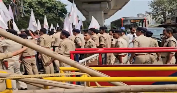 पटना CPM प्रदर्शन: पटना में चुनाव आयोग कार्यालय के घेराव के लिए निकले CPM कार्यकर्ता, आर-ब्लॉक पर पुलिस ने रोका