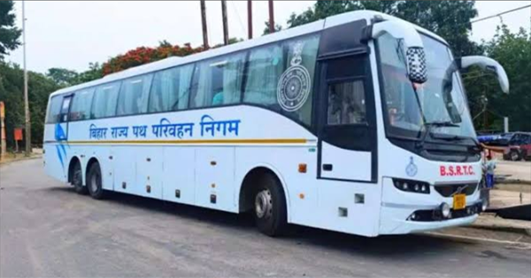 किशनगंज बस सेवा विवाद: किशनगंज-मुजफ्फरपुर बस सेवा को लेकर विवाद, यात्रियों ने लगाए ज्यादा किराया और बीच रास्ते उतारने के आरोप