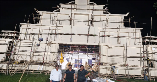 किशनगंज दुर्गा पूजा: किशनगंज में अमेरिका के स्वामीनारायण मंदिर की तर्ज पर बनेगा दुर्गा पूजा पंडाल, 1982 में पांच बैंककर्मियों ने रखी थी नींव