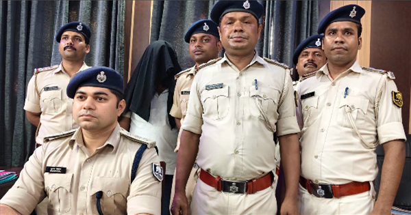 किशनगंज स्मैक बरामदगी: किशनगंज में एक करोड़ की स्मैक के साथ आरोपी गिरफ्तार, 86 हजार रुपये कैश, 3 मोबाइल और डिजिटल तराजू जब्त