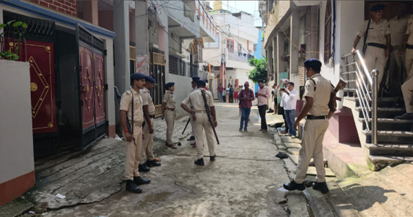 रिंकू पाठक EOU छापेमारी: मोतिहारी में BJP नेता रिंकू पाठक के ठिकानों पर EOU की छापेमारी, आय से 124.81% अधिक संपत्ति का आरोप