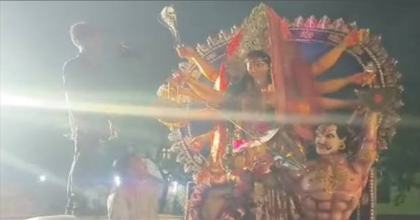 किशनगंज दुर्गा पूजा: किशनगंज में शांतिपूर्ण माहौल में संपन्न हुई दुर्गा पूजा, कड़ी सुरक्षा के बीच प्रतिमा विसर्जन पूरा
