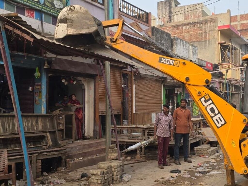 मनिहारी अतिक्रमण कार्रवाई