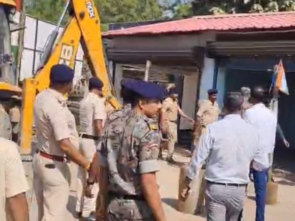 मनिहारी अतिक्रमण कार्रवाई