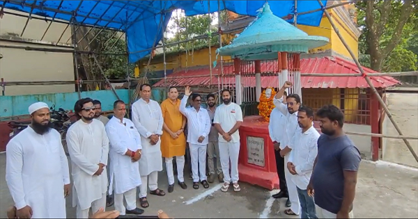 किशनगंज में गांधी जयंती पर बापू को किया नमन, सत्य और अहिंसा के रास्ते पर चलने का लिया संकल्प